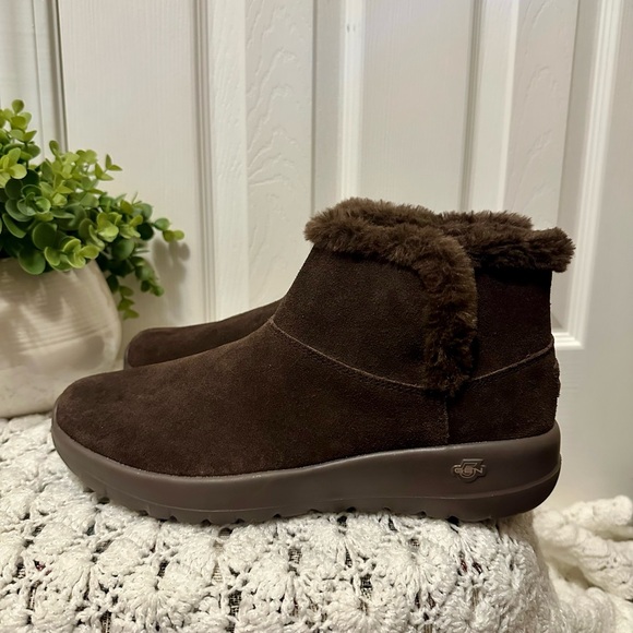 Skechers Shoes - SKECHERS Boots WOMEN'S Size 10 ON THE GO PULL ON CHUGGA  Boots BROWN 15501